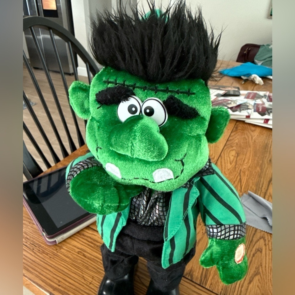 1990’s Singing Frankenstein 🎃🎶